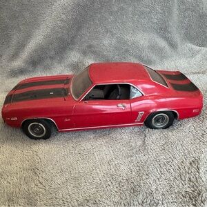 Vintage 1969 Chevy Camaro Z28 Johnny Lightning 1:24 Diecast Muscle Car